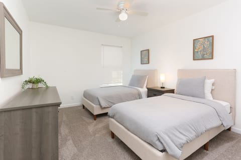 Room 4, 2 twin size beds