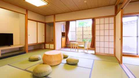 Deluxe Japanese-Style Room - Main Building, Non Smoking