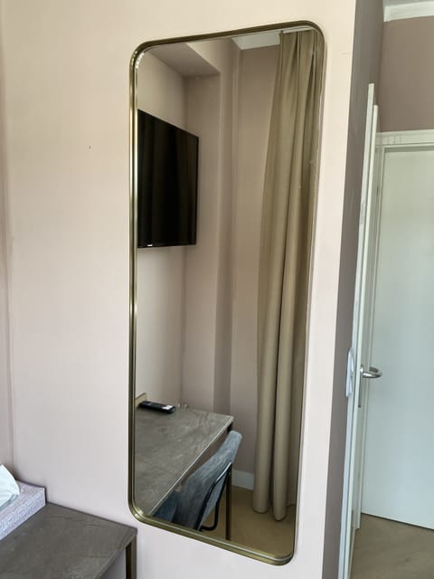 City Single Room | Desk, laptop workspace, free WiFi, bed sheets