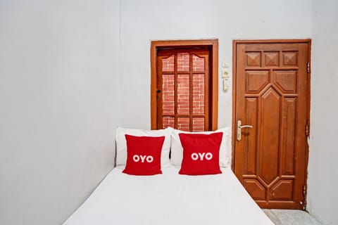 Standard Double Room | Desk, laptop workspace, free WiFi, bed sheets