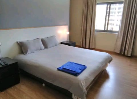 Comfort Apartment, 3 Bedrooms | Blackout drapes, soundproofing, iron/ironing board, free WiFi