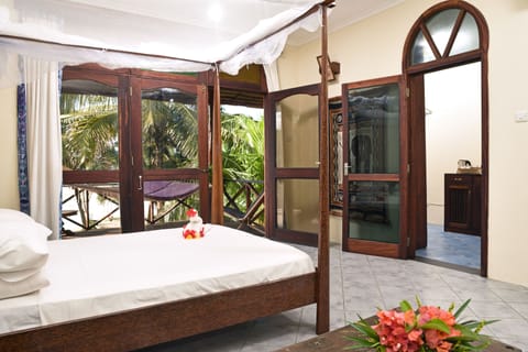 Large Double Room Sea View | 1 bedroom, in-room safe, blackout drapes, bed sheets