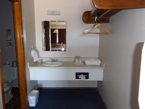 Desk, iron/ironing board, rollaway beds, free WiFi