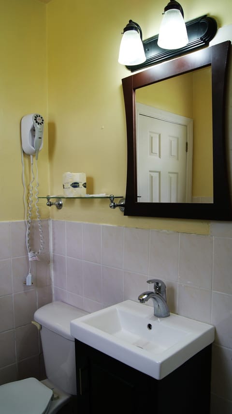 Standard Room, 2 Double Beds, Non Smoking | Bathroom | Free toiletries, hair dryer, towels