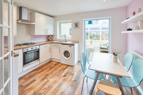 Garden Cottage, Durham - Host & Stay