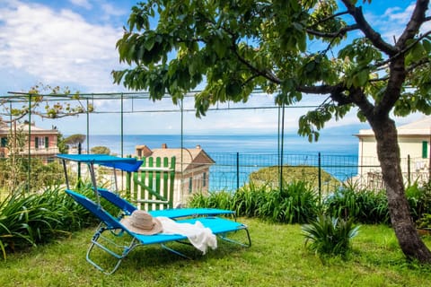  Private Garden with Seaview Cherry Tree House  Affitti Brevi Italia 