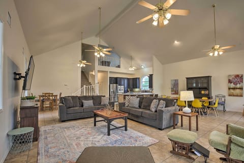 House (5 Bedrooms) | Interior