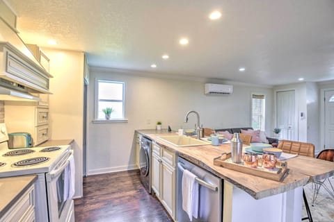 Cottage (1 Bedroom) | Private kitchen | Microwave, oven, stovetop, dishwasher