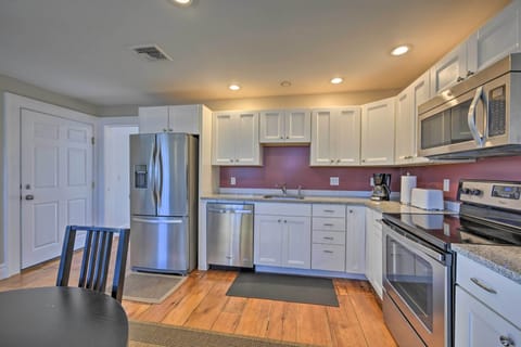 Apartment (1 Bedroom) | Private kitchen | Microwave, oven, stovetop, dishwasher