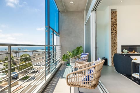 Viewing Deck (accessible from 3rd floor)