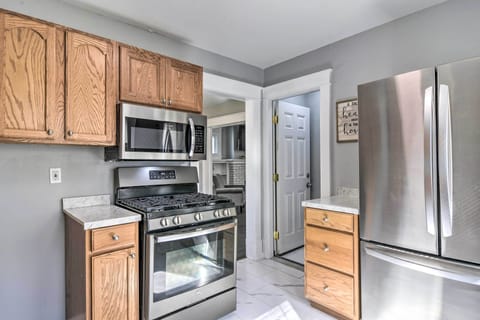 House (3 Bedrooms) | Private kitchen | Microwave, oven, stovetop, dishwasher