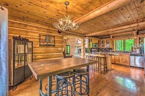 House (4 Bedrooms) | Interior