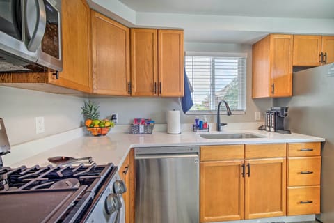 Apartment (1 Bedroom) | Private kitchen | Microwave, oven, stovetop, dishwasher