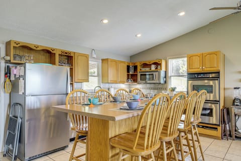 House (3 Bedrooms) | Private kitchen | Microwave, oven, stovetop, dishwasher