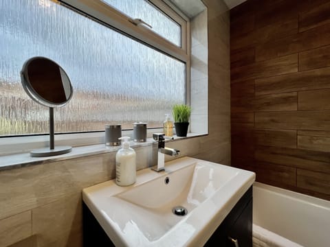 Family Townhome | Bathroom