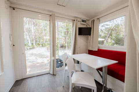 Mobile Home (Wood) | Living area | Table tennis