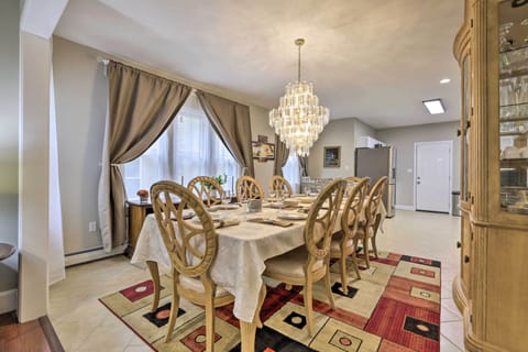 Apartment (3 Bedrooms) | Dining