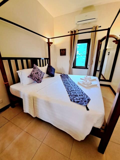 Superior Double Room | In-room safe, bed sheets