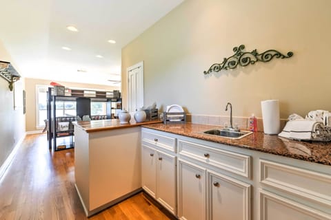 House (5 Bedrooms) | Interior