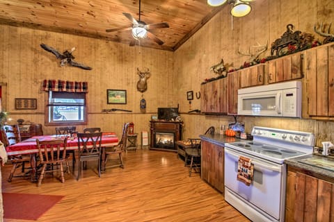 House (2 Bedrooms) | Interior