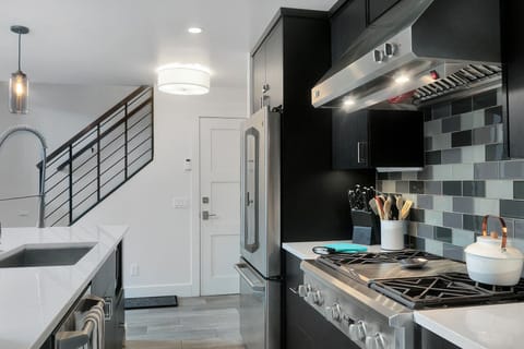 Kitchen - Blue Mesa 2 - Vivid Vacation Rentals Telluride - Kitchen - Blue Mesa 2 - Vivid Vacation Rentals Telluride