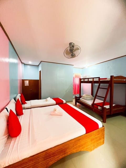 Family Suite | Free WiFi, bed sheets