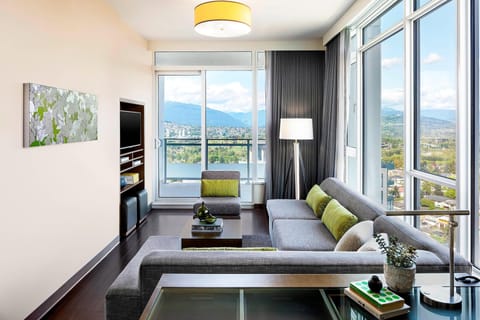 Suite, 1 Bedroom, Balcony | Premium bedding, in-room safe, desk, laptop workspace