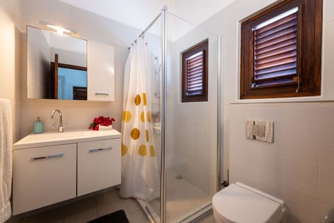 Room, 1 Bedroom, Smoking, Balcony | Bathroom