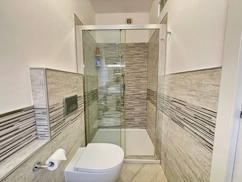 Apartment, 3 Bedrooms, Terrace | Bathroom