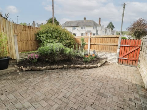 Cottage | Property grounds