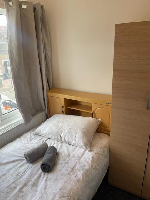 Single Room | Individually furnished, free WiFi