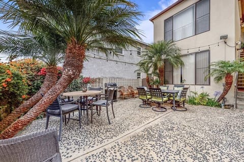 Beautiful patio with a BBQ for you to enjoy the coastal breezes