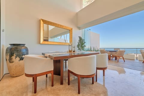 Penthouse | Dining room