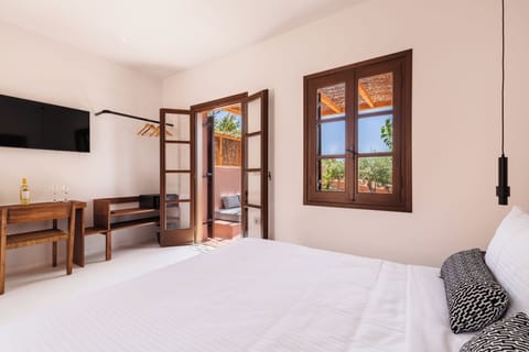 Honeymoon Double Room, 1 Queen Bed with Sofa bed, Sea View | Premium bedding, down comforters, Select Comfort beds, minibar