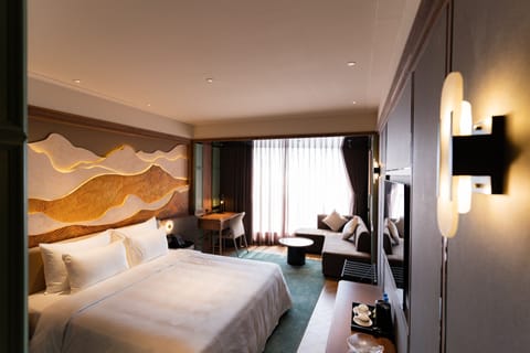 Grand Double Room | Premium bedding, in-room safe, desk, laptop workspace