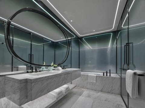 Premier Double Room | Bathroom | Separate tub and shower, rainfall showerhead, free toiletries