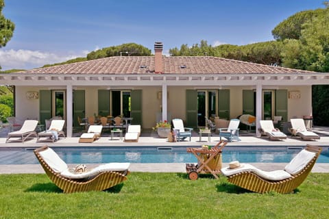 Activities, Amenities, Building Exterior, Facilities, Garden, Kitchen, Main Entrance, Outdoor, Pool, Room Detail, Spring, Summer