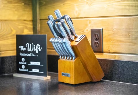 Kick-start your adventure-filled day with a freshly brewed coffee from our fully equipped kitchen—your home away from home in the heart of the trees