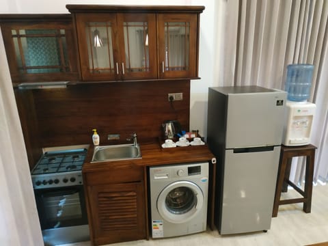 Luxury Apartment | Minibar, iron/ironing board, free WiFi, bed sheets