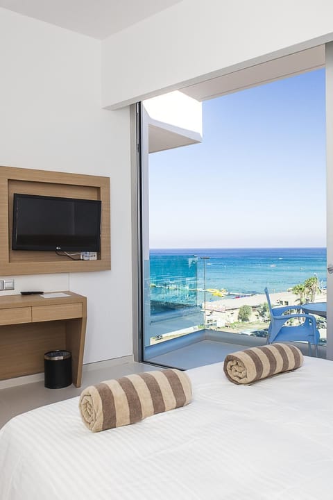 Classic Double or Twin Room, Partial Sea View | View from room