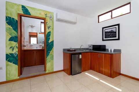 Superior Triple Room | Private kitchenette | Mini-fridge, microwave