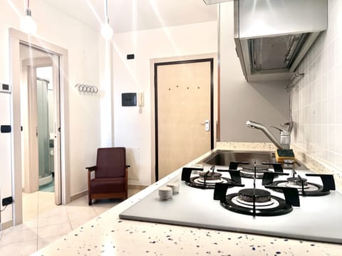 Comfort Studio | Private kitchen | Full-size fridge, microwave, oven, stovetop