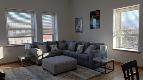 3 blocks from downtown, perfect for your family