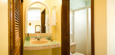 Standard Double Room | Bathroom | Shower, hair dryer, towels