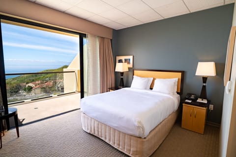 Premier Room, 1 Queen Bed, Ocean View | Premium bedding, desk, blackout drapes, iron/ironing board