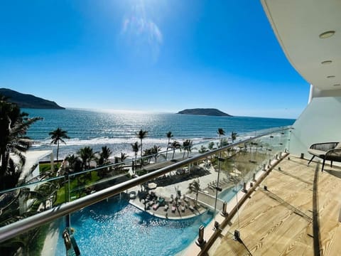 Luxury Apartment, Sea View (Camino al mar) | Terrace/patio