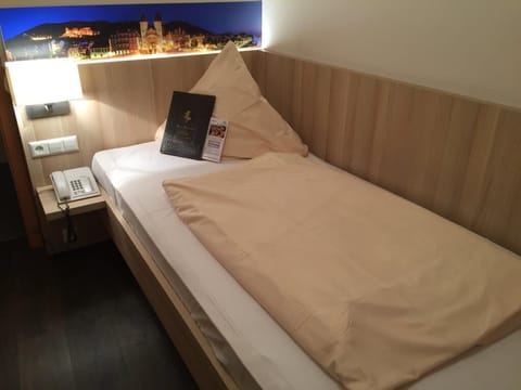 Standard Single Room | Hypo-allergenic bedding, desk, soundproofing, free WiFi