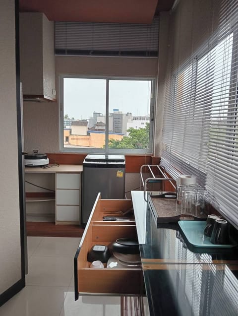 Exclusive Penthouse | Private kitchenette | Electric kettle