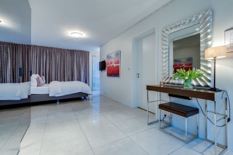 Deluxe Suite, 1 Bedroom, Balcony | Premium bedding, down comforters, minibar, in-room safe