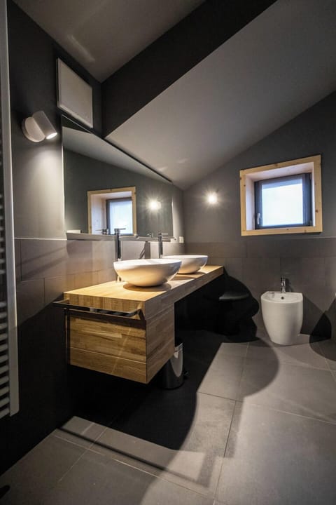 Junior Triple Room | Bathroom | Hair dryer, bathrobes, slippers, bidet